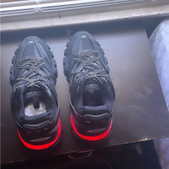 COPY - LED BALENCIAGA TRACK (Black) - Picture 2 of 5